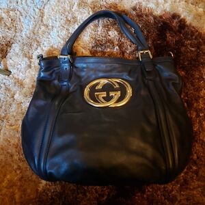 Black leather vintage gucci handbag